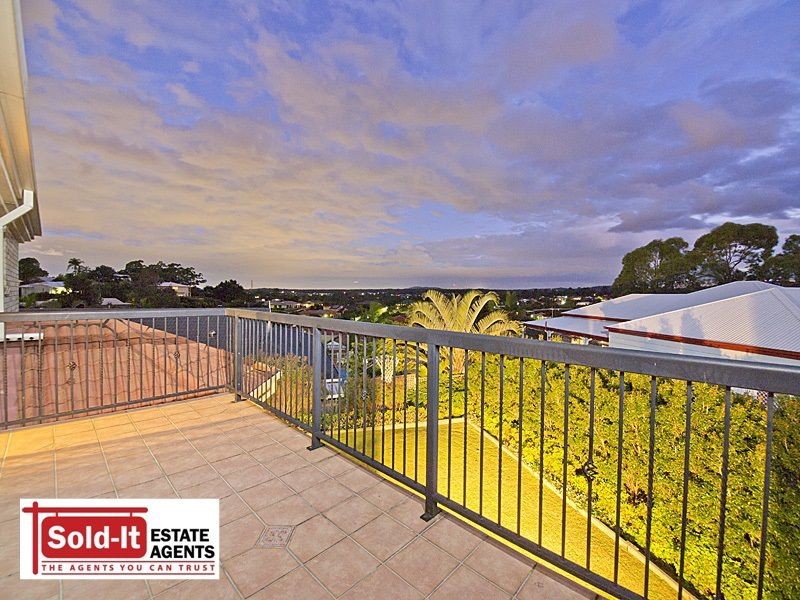 8 Corso Street, Eatons Hill QLD 4037