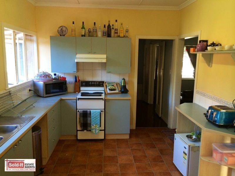 11 Quentin Street, Chapel Hill QLD 4069