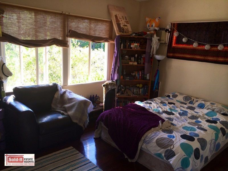11 Quentin Street, Chapel Hill QLD 4069