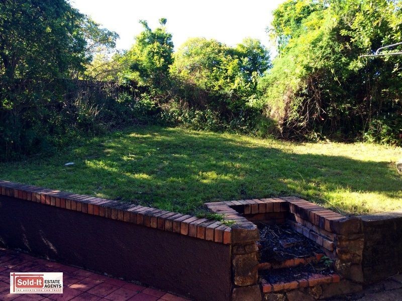 11 Quentin Street, Chapel Hill QLD 4069