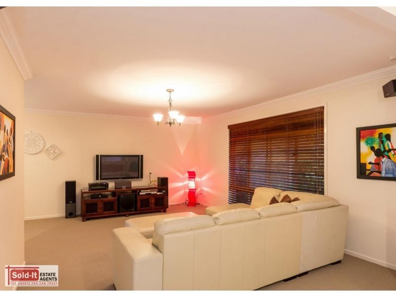 3 Teak Court, Albany Creek QLD 4035