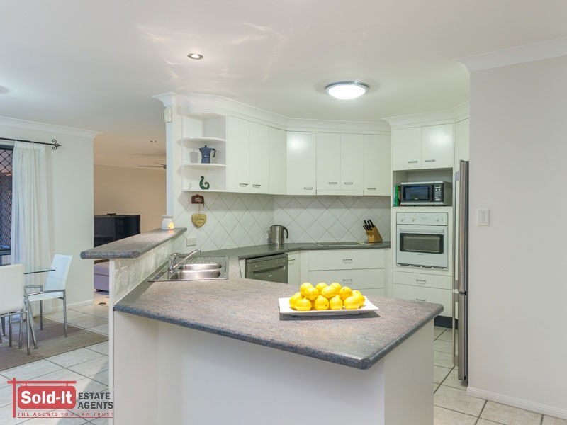 5 Toro Court, Eatons Hill QLD 4037