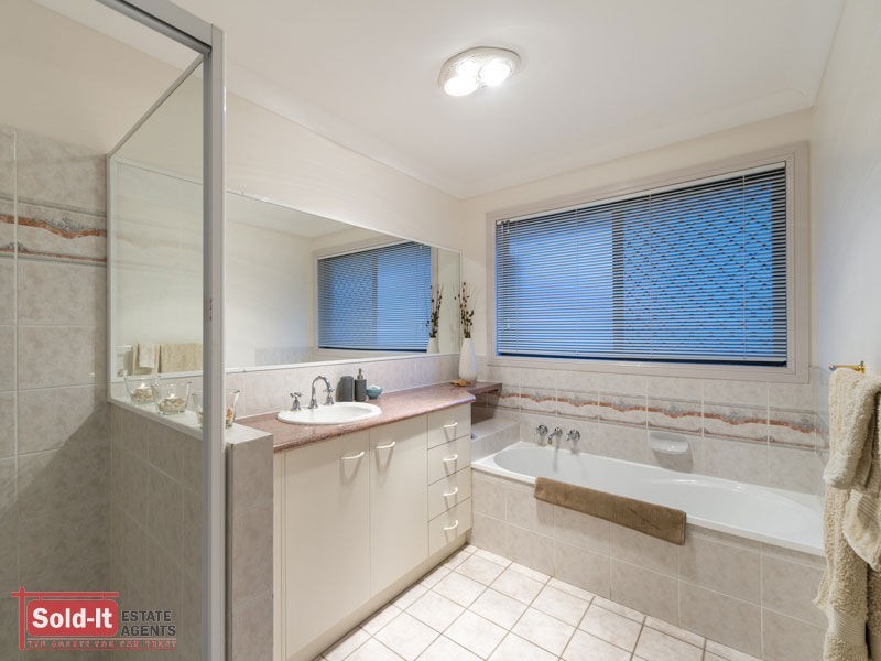 5 Toro Court, Eatons Hill QLD 4037
