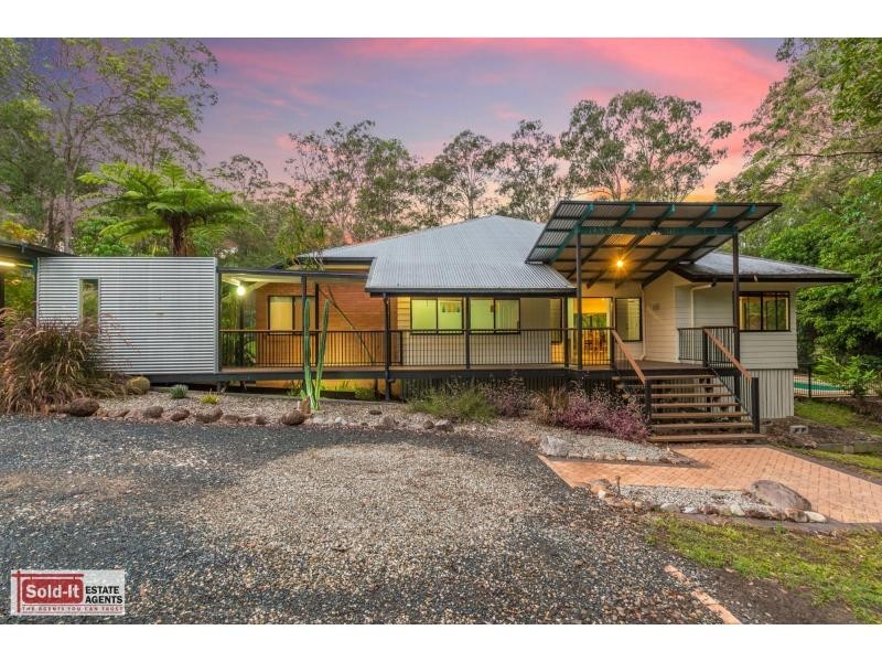 18 Edenderry Court, Eatons Hill QLD 4037