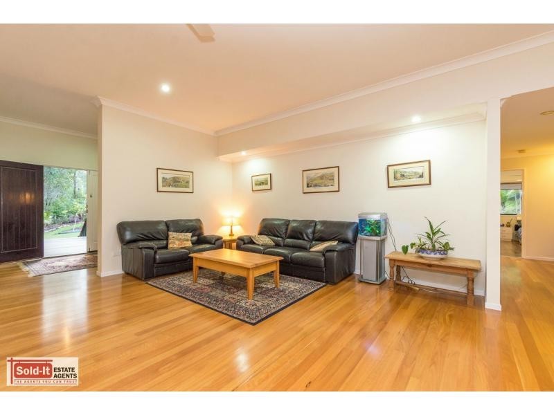 18 Edenderry Court, Eatons Hill QLD 4037