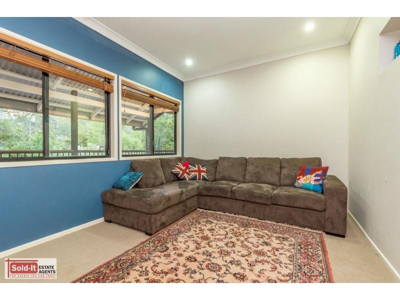 18 Edenderry Court, Eatons Hill QLD 4037