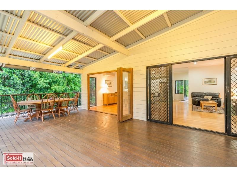 18 Edenderry Court, Eatons Hill QLD 4037