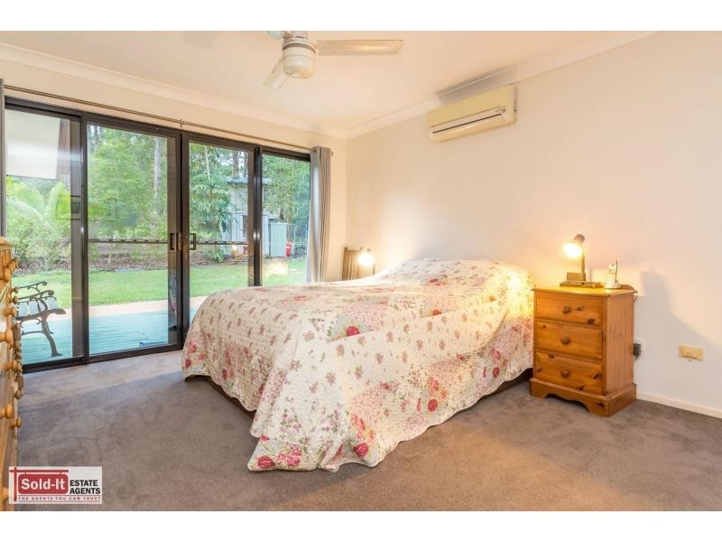 18 Edenderry Court, Eatons Hill QLD 4037