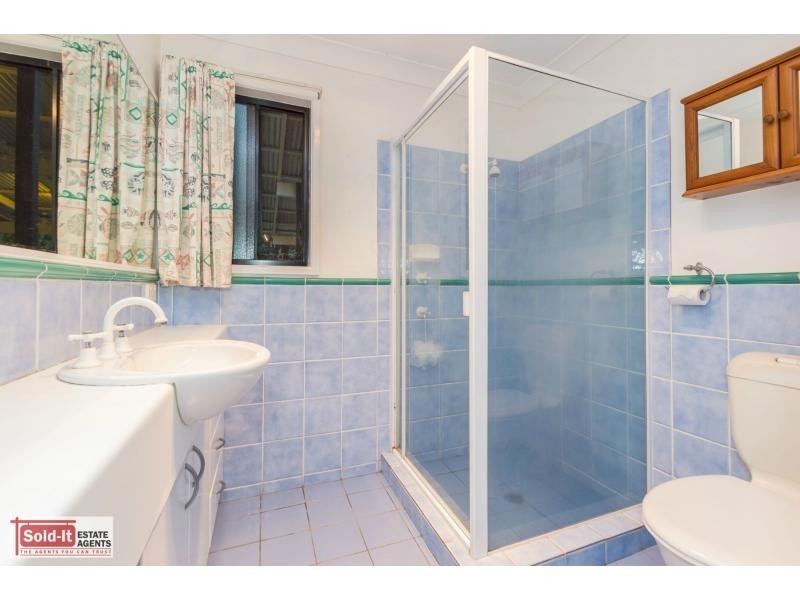 18 Edenderry Court, Eatons Hill QLD 4037