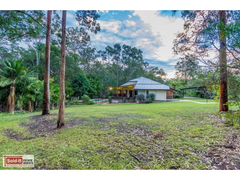 18 Edenderry Court, Eatons Hill QLD 4037