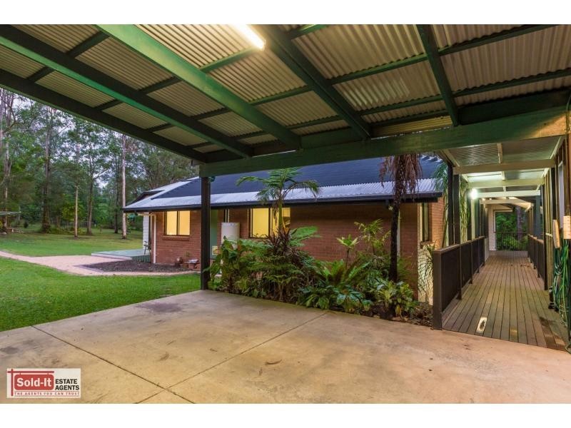 18 Edenderry Court, Eatons Hill QLD 4037