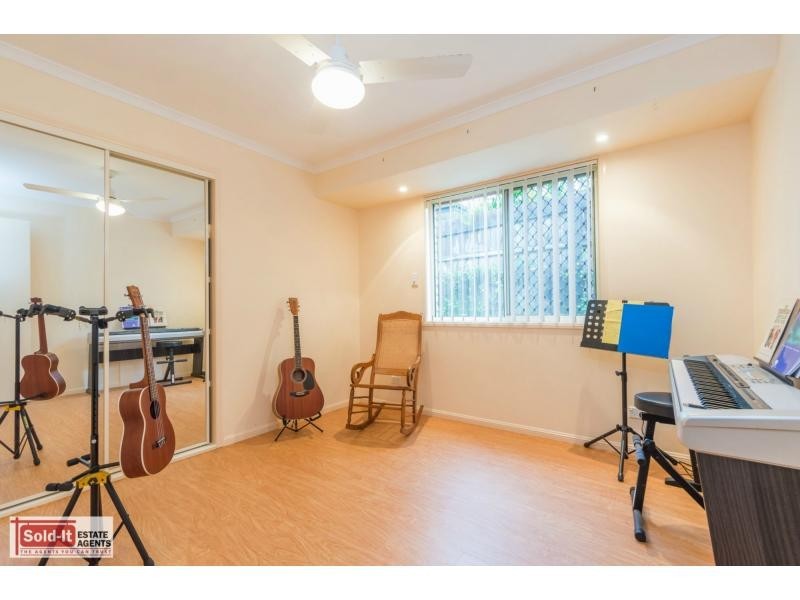 31 Rothschild Street, Eatons Hill QLD 4037