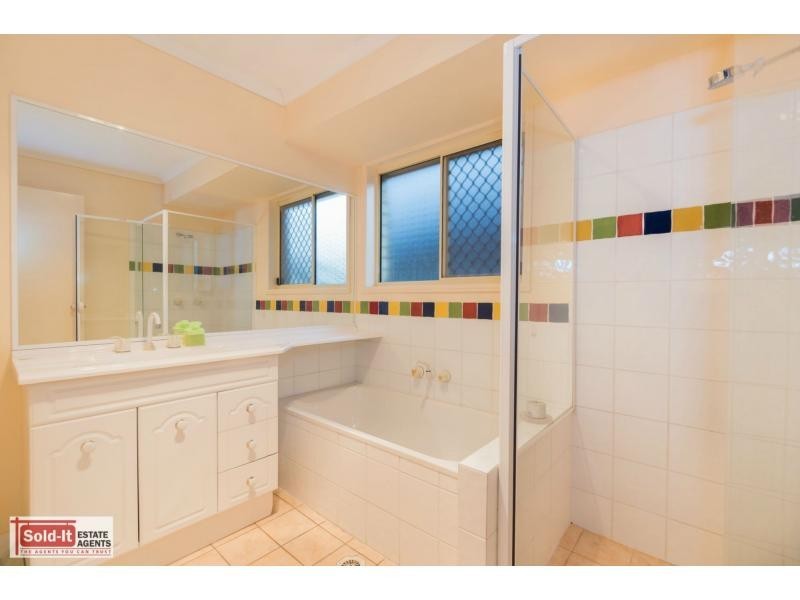 31 Rothschild Street, Eatons Hill QLD 4037