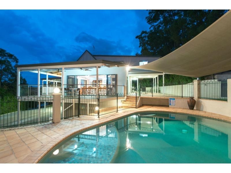 17 Danaus Court, Eatons Hill QLD 4037