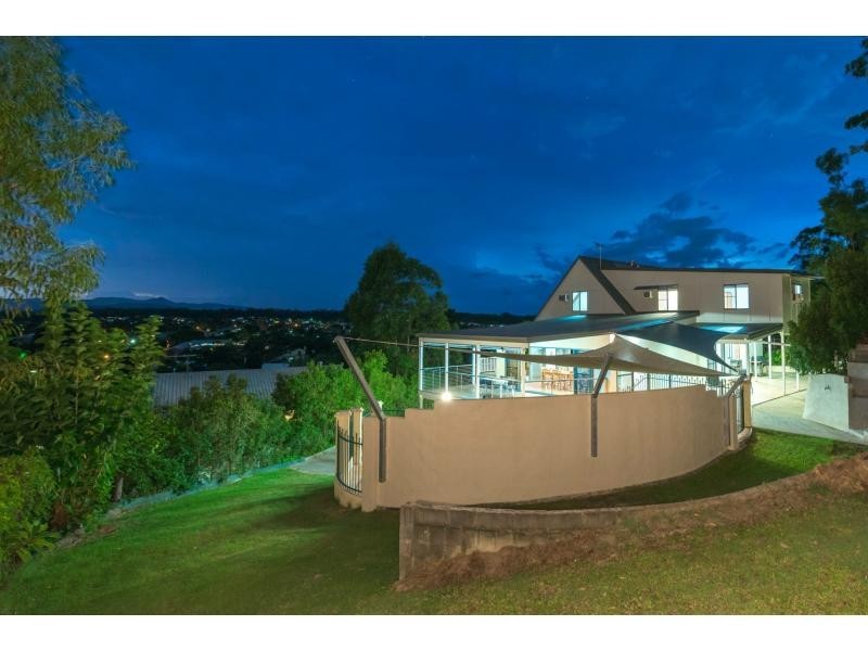 17 Danaus Court, Eatons Hill QLD 4037