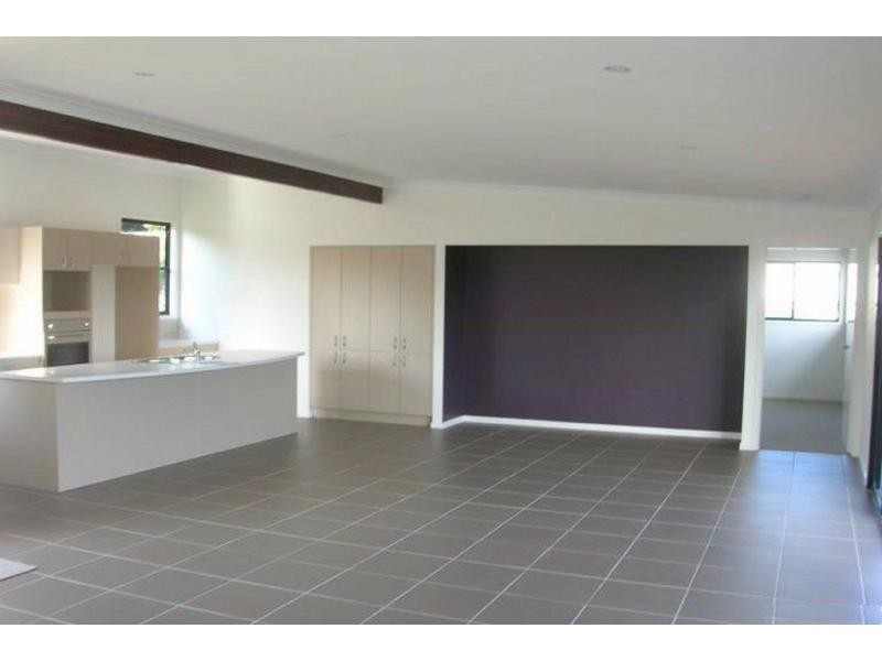 7 Markwell Court, Petrie QLD 4502