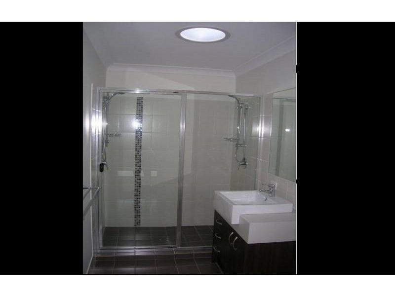 7 Markwell Court, Petrie QLD 4502