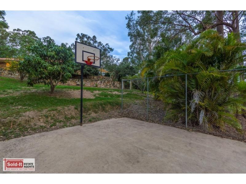 9 Prasada Court, Eatons Hill QLD 4037