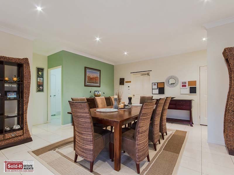 27 Cabarita Crescent, Eatons Hill QLD 4037