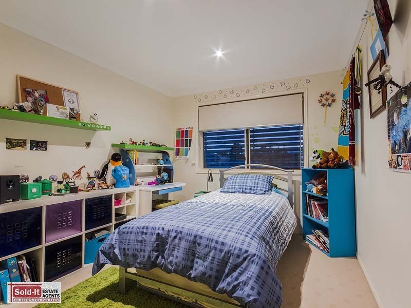 27 Cabarita Crescent, Eatons Hill QLD 4037