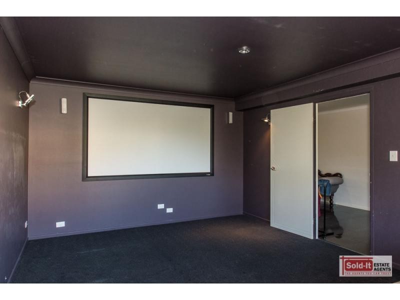 Eatons Hill QLD 4037