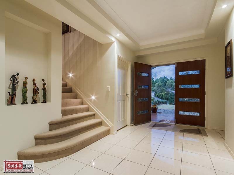 27 Cabarita Crescent, Eatons Hill QLD 4037
