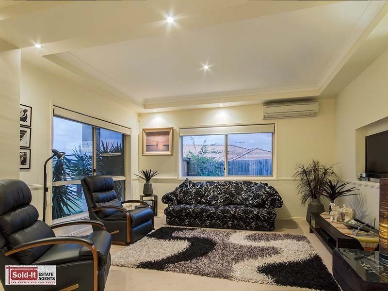 27 Cabarita Crescent, Eatons Hill QLD 4037