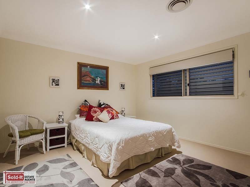 27 Cabarita Crescent, Eatons Hill QLD 4037