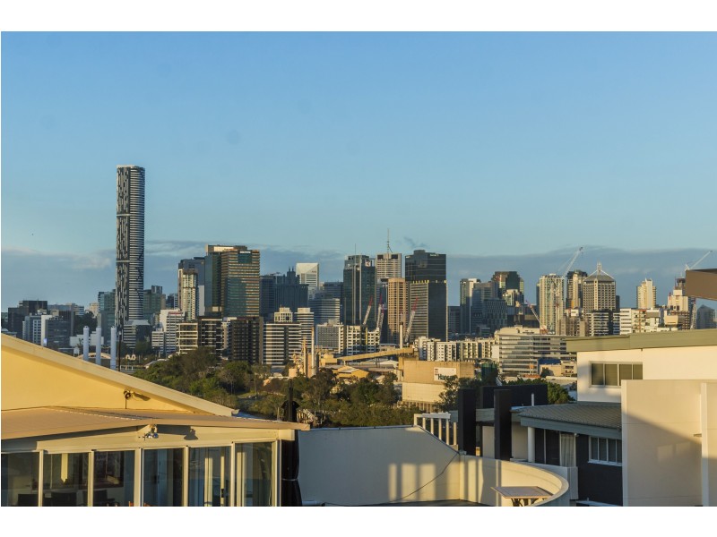 24 Dunmore Tce, Auchenflower QLD 4066