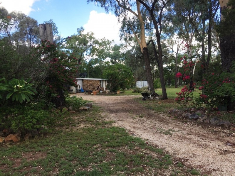 8 Avoca Ave, The Gemfields QLD 4702