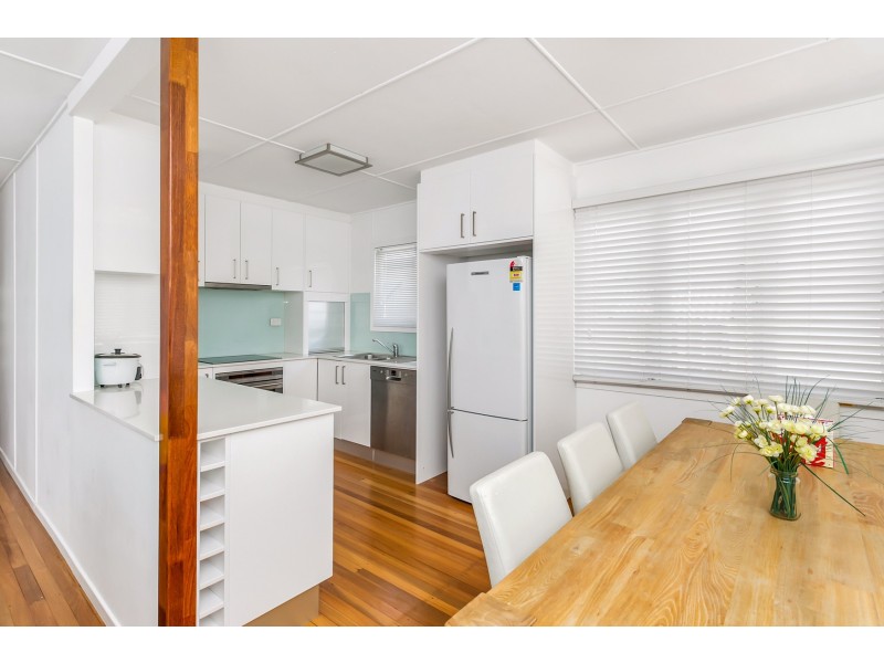 19 Hood St, Sherwood QLD 4075