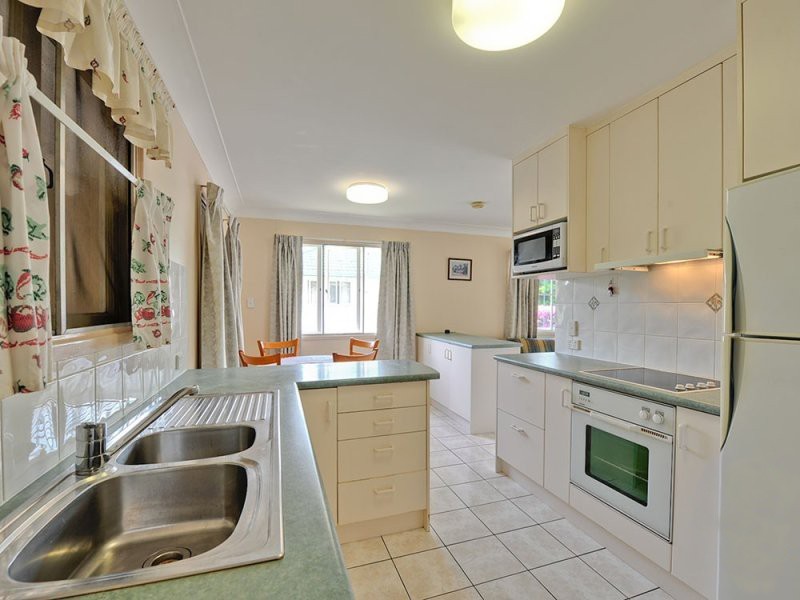 98 Adelaide St, Carina QLD 4152