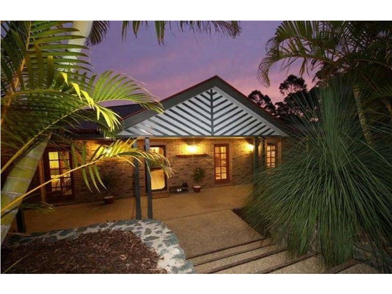 4 Corso Street, Eatons Hill QLD 4037