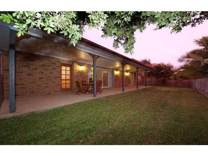 4 Corso Street, Eatons Hill QLD 4037