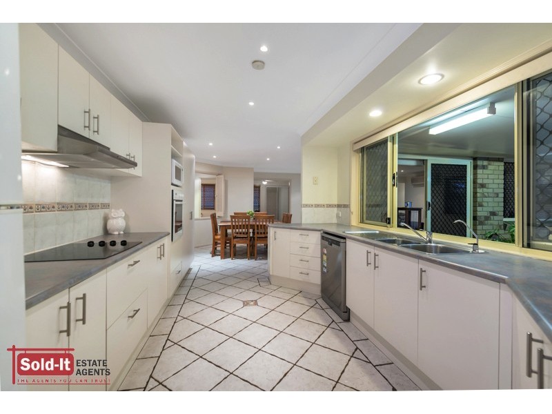 34 Pascali Cres, Eatons Hill QLD 4037