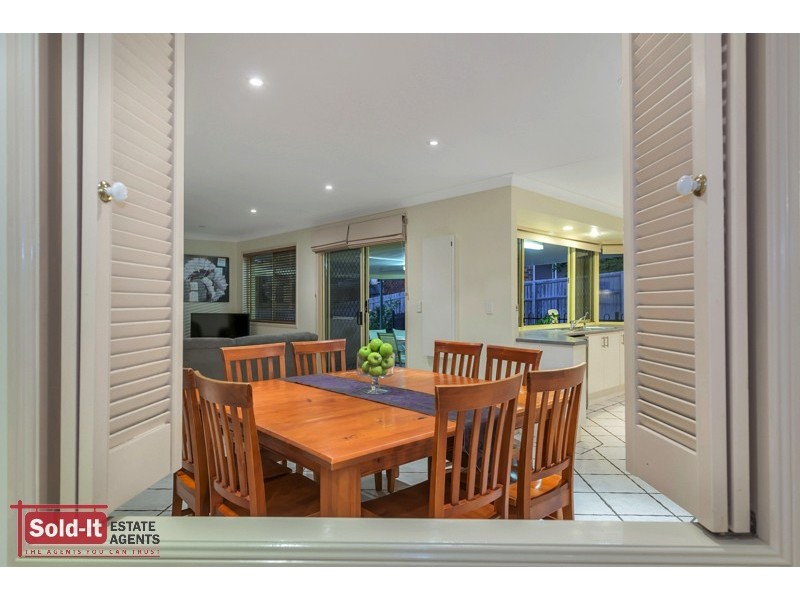 34 Pascali Cres, Eatons Hill QLD 4037