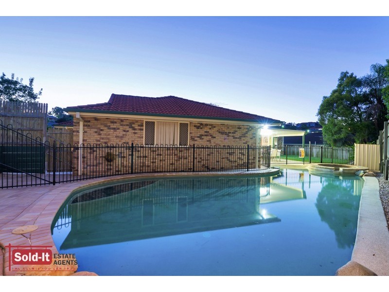 34 Pascali Cres, Eatons Hill QLD 4037