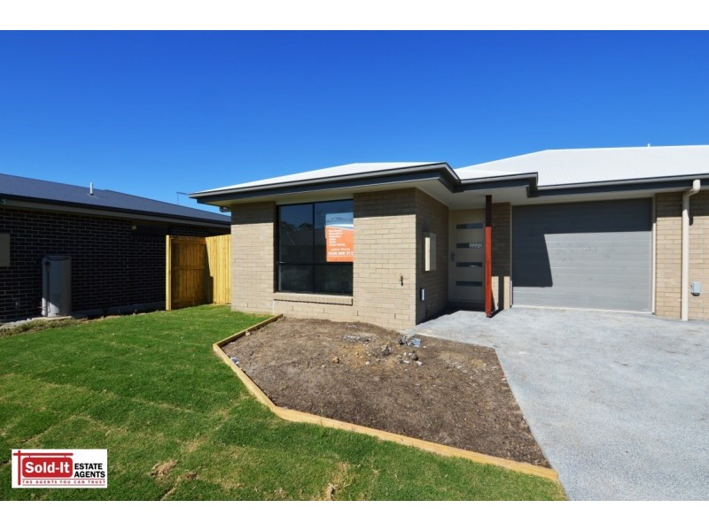 1/11 Nandina Ct, Morayfield QLD 4506