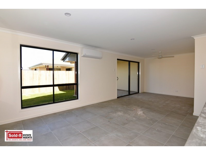 1/11 Nandina Ct, Morayfield QLD 4506