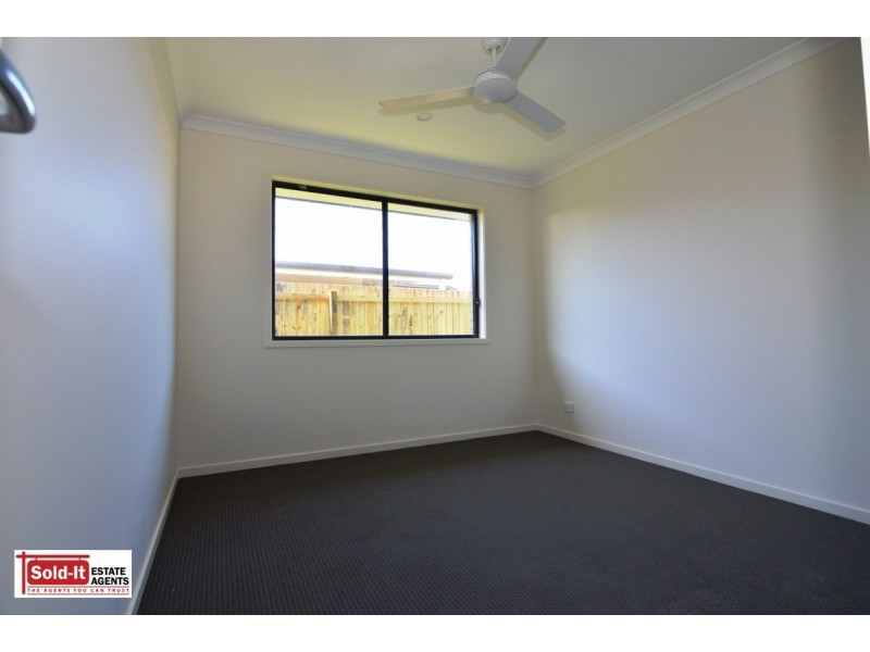 1/11 Nandina Ct, Morayfield QLD 4506