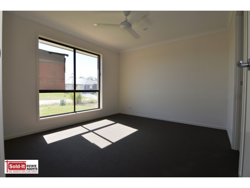 1/11 Nandina Ct, Morayfield QLD 4506