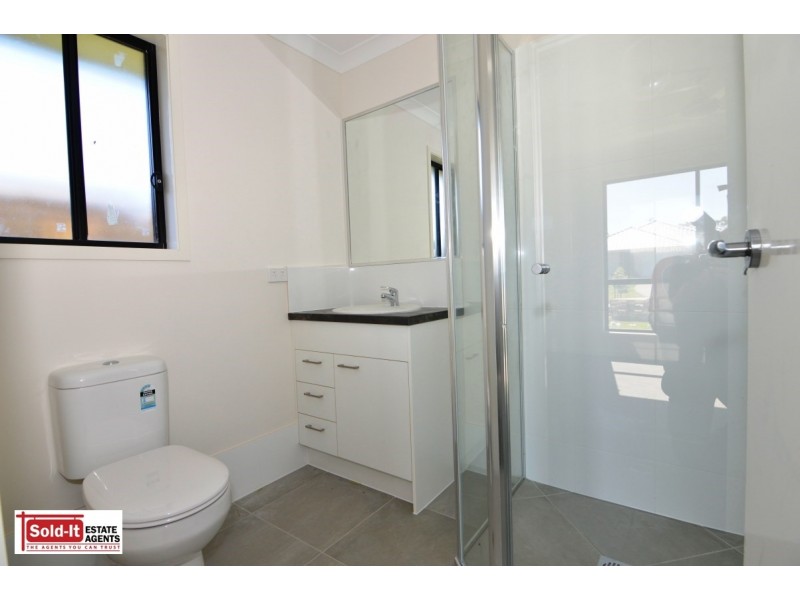 1/11 Nandina Ct, Morayfield QLD 4506