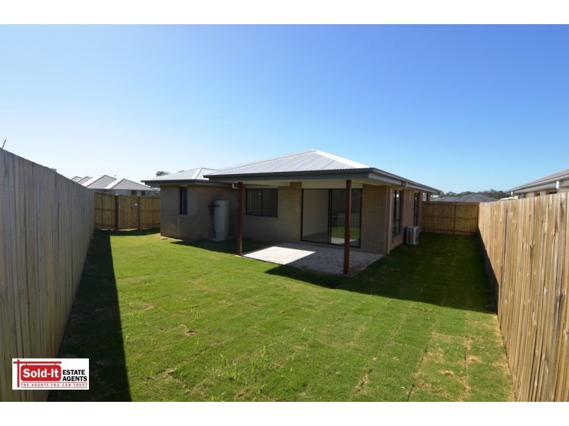 2/11 Nandina Ct, Morayfield QLD 4506