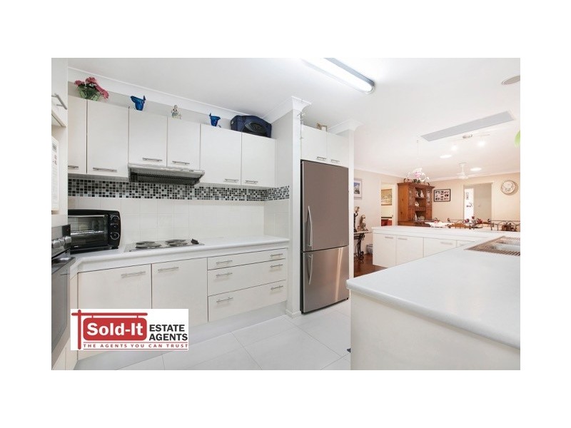 15 Babiana St, Alexandra Hills QLD 4161