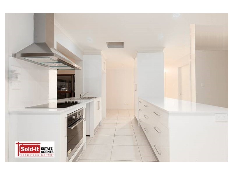 1104 South Pine Rd, Everton Hills QLD 4053