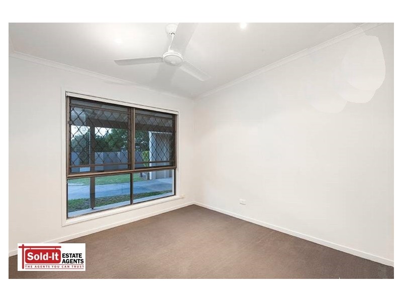 1104 South Pine Rd, Everton Hills QLD 4053