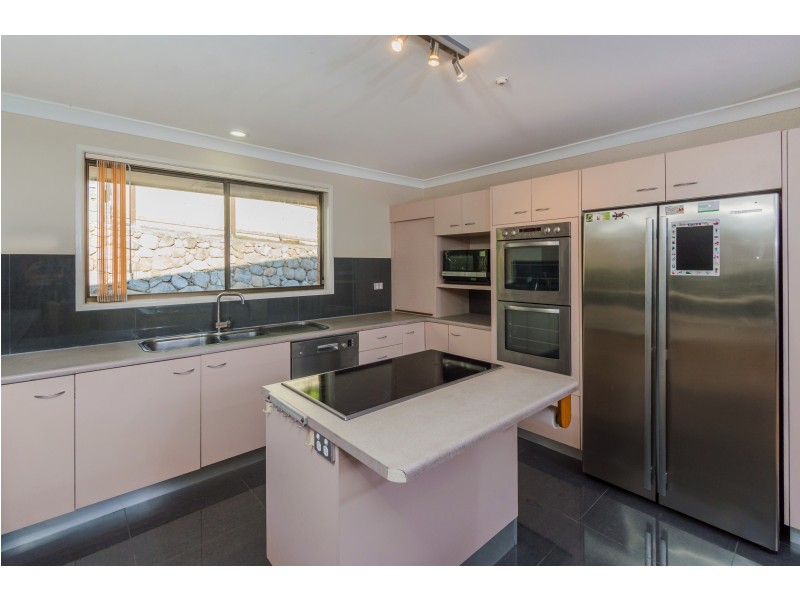 6 Downey Ct, Albany Creek QLD 4035