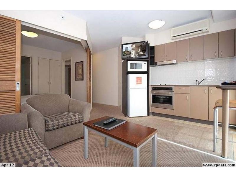 Broadbeach Waters QLD 4218