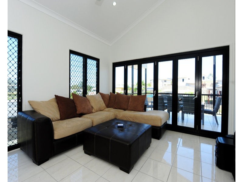 20 Lighthouse Drive, Boyne Island QLD 4680