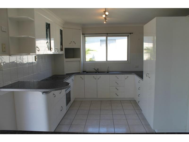 12 Macedon Street, Tannum Sands QLD 4680